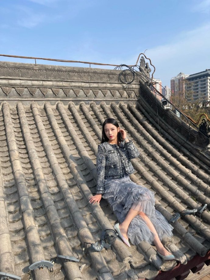 药屋少女的呢喃 封面